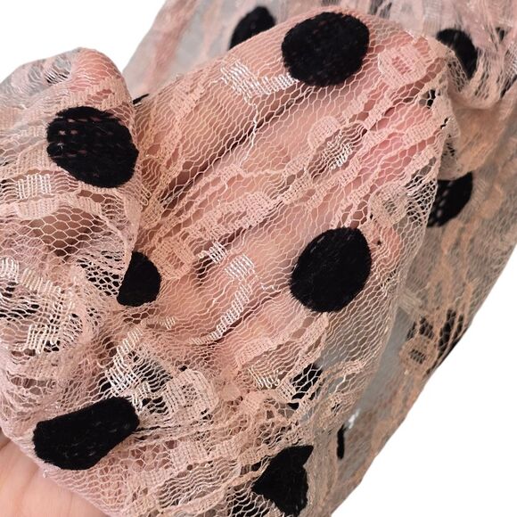 NWT PrettyLittleThing Women's Size 0 Pink Lace Polka Dot Cropped Blouse - Picture 4 of 16